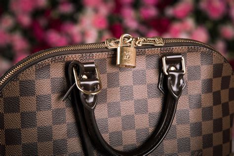 vervangende riem louis vuitton tas|louis vuitton repair prices.